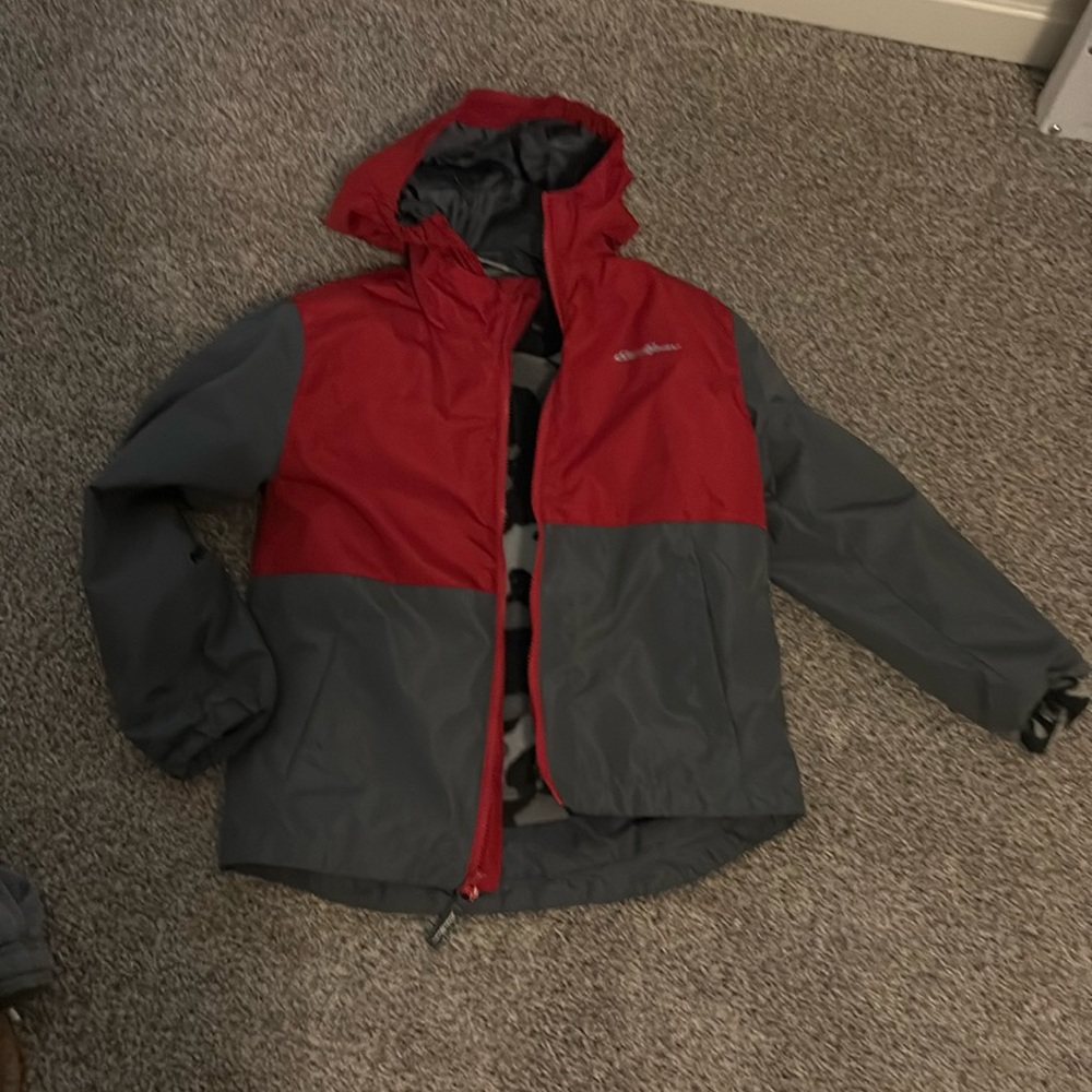 Eddie Bauer 2 in 1 boys coat. Red/gray and camo. Size small 7/8